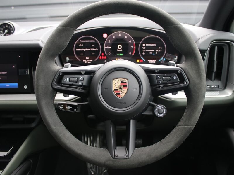 More views of Porsche Cayenne