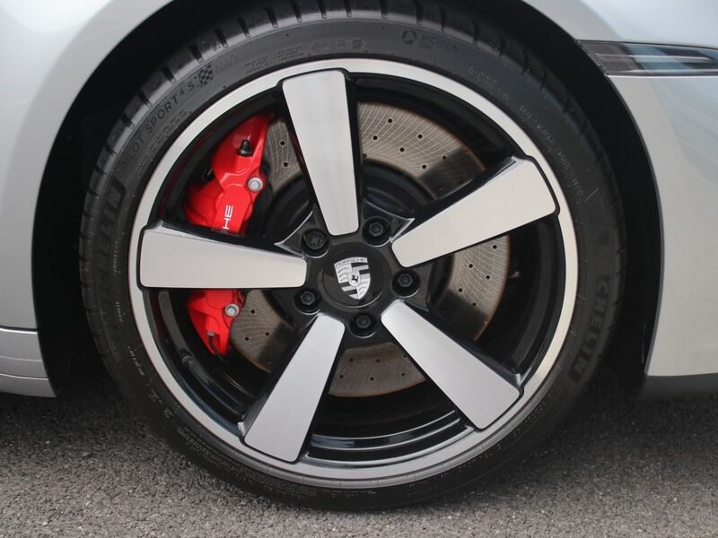 More views of Porsche 911