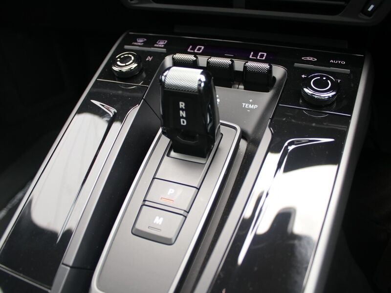 More views of Porsche 911