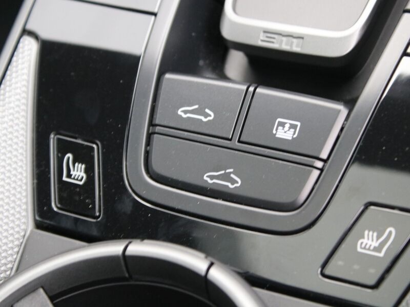 More views of Porsche 911