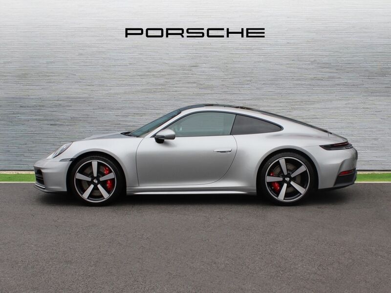 More views of Porsche 911