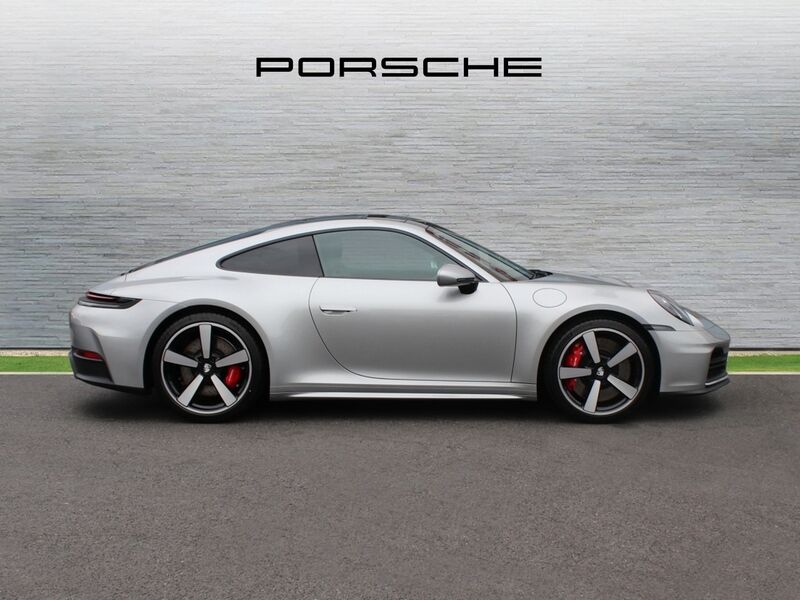 More views of Porsche 911