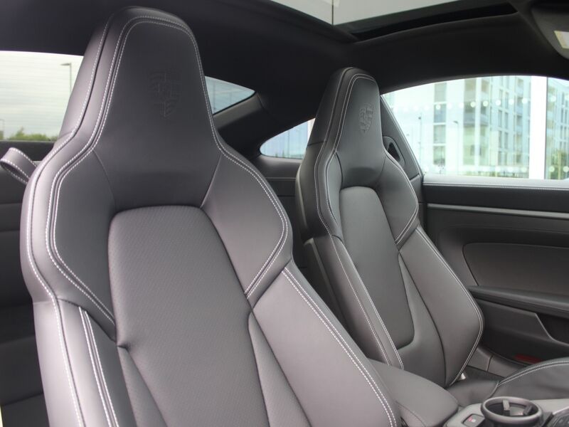 More views of Porsche 911