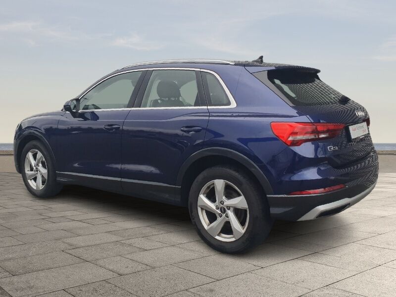 More views of Audi Q3