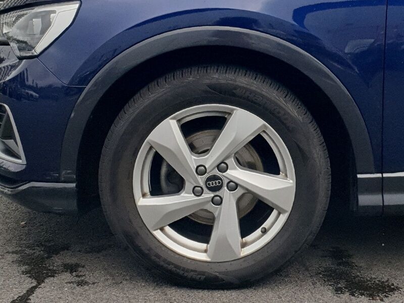 More views of Audi Q3