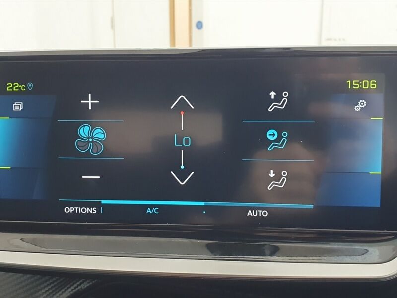 More views of Peugeot 2008