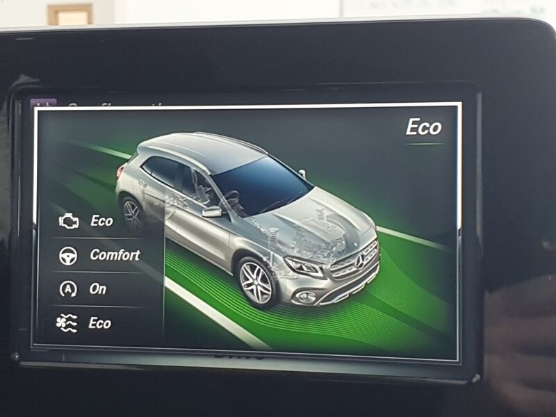 More views of Mercedes-Benz GLA