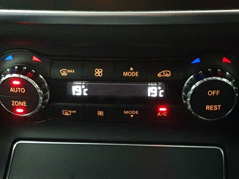 More views of Mercedes-Benz GLA