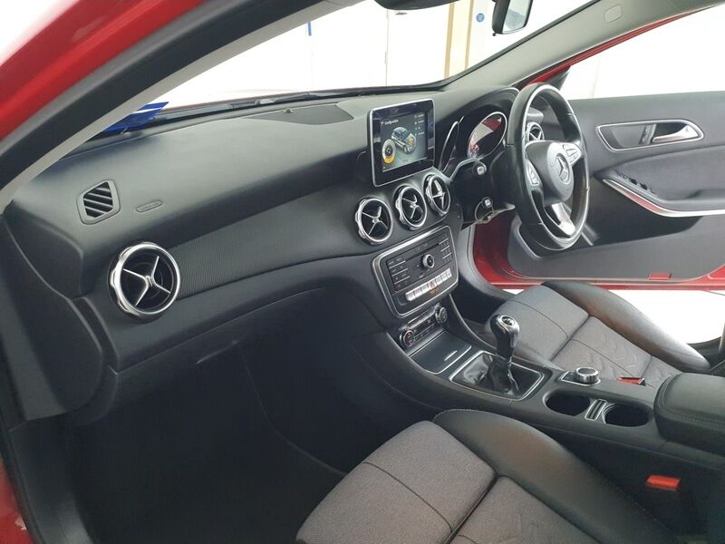 More views of Mercedes-Benz GLA