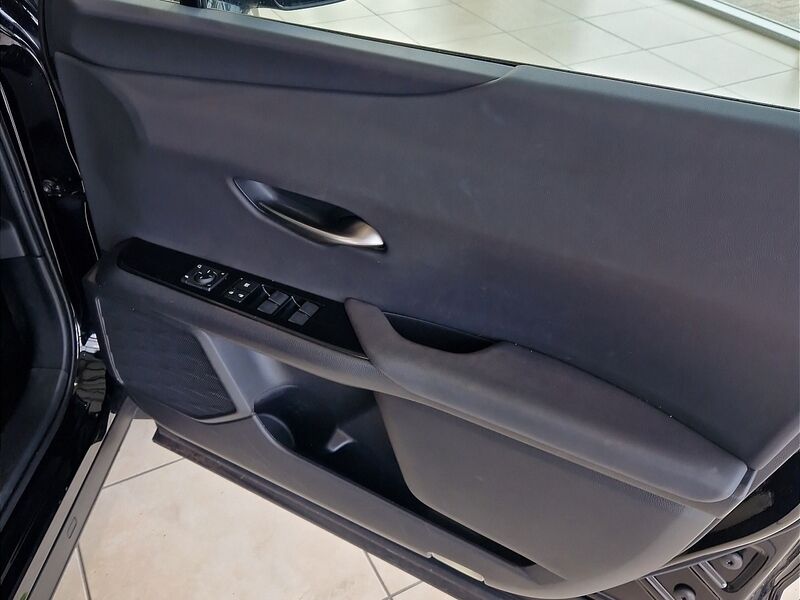 More views of Lexus UX