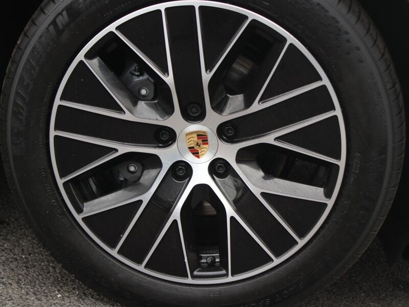 More views of Porsche Macan