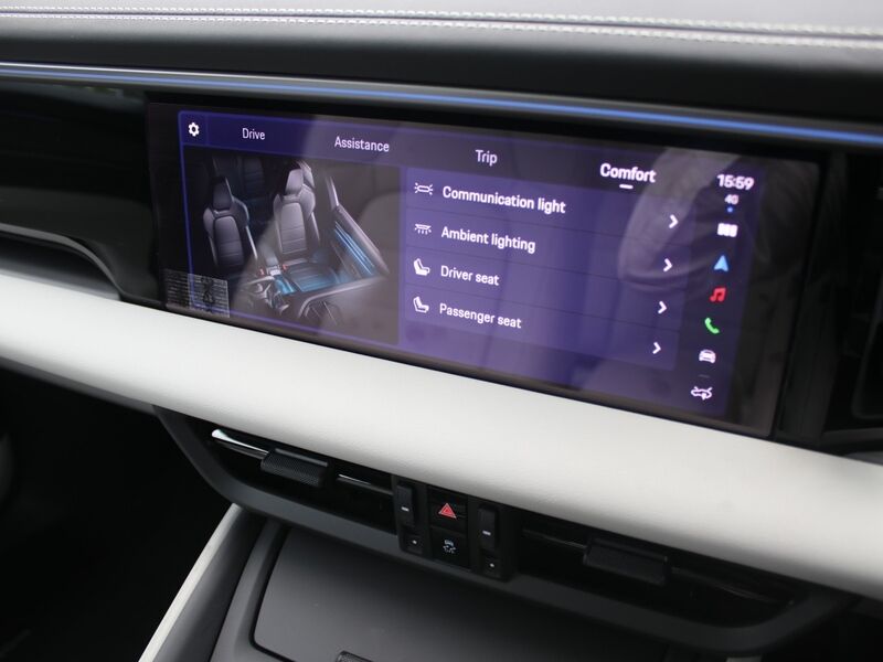 More views of Porsche Macan