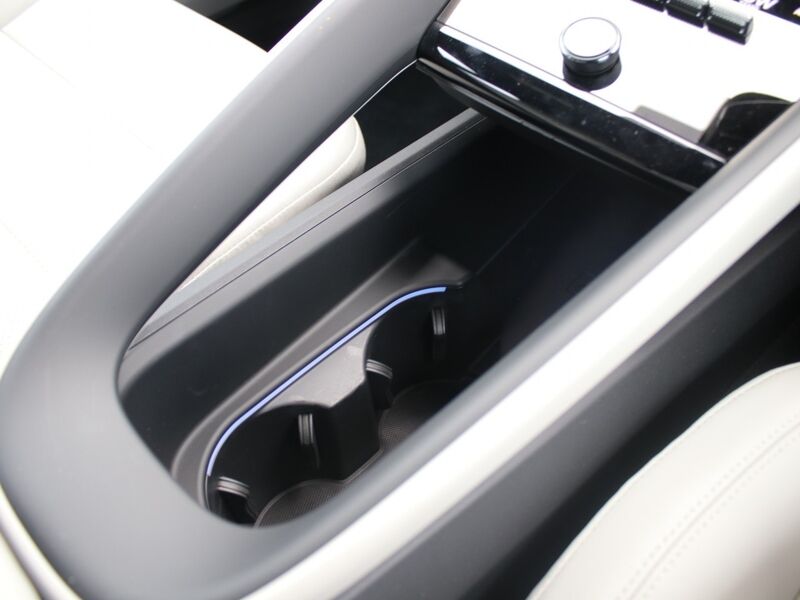 More views of Porsche Macan