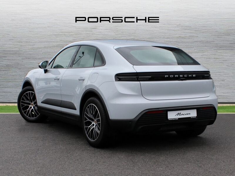 More views of Porsche Macan