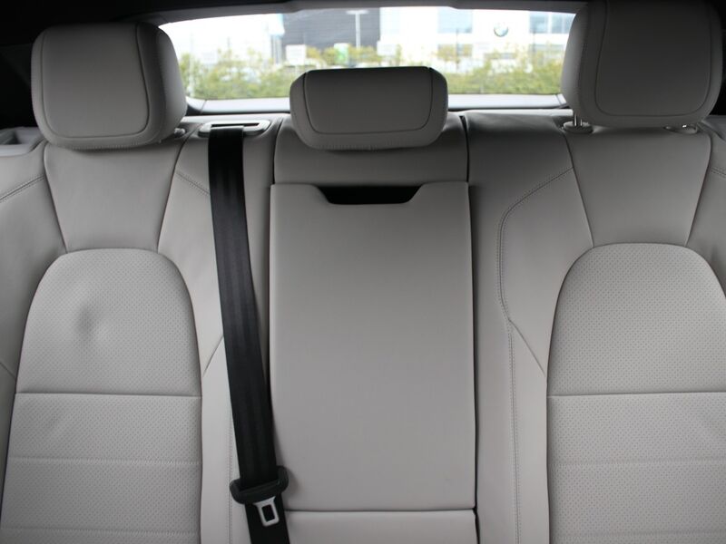 More views of Porsche Macan