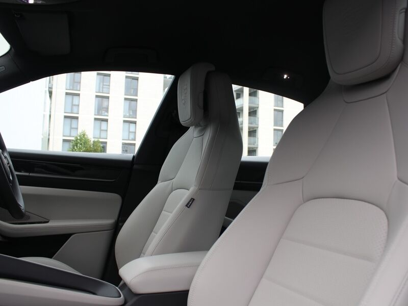 More views of Porsche Macan