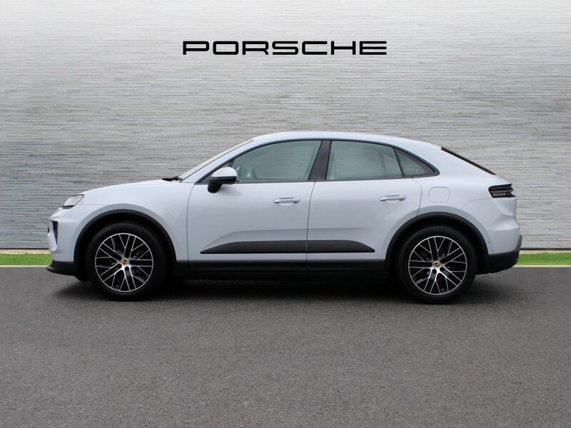 More views of Porsche Macan