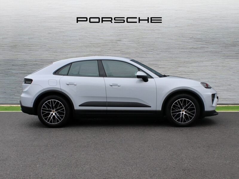 More views of Porsche Macan