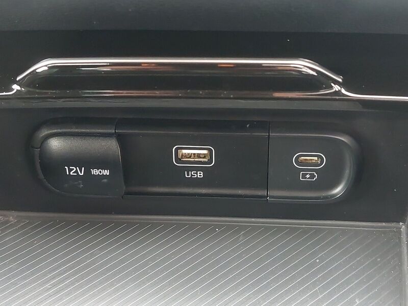 More views of Kia Sportage