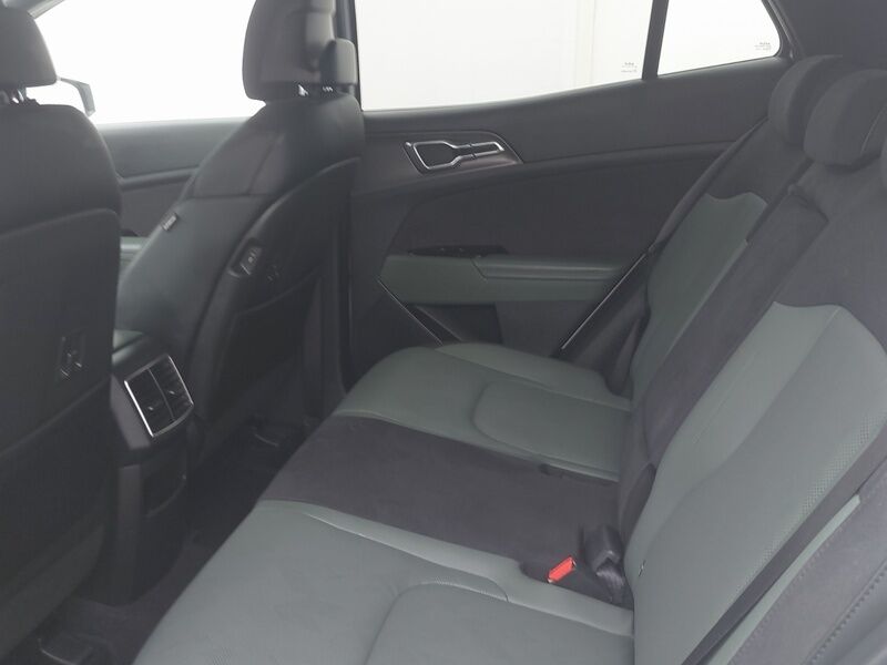 More views of Kia Sportage