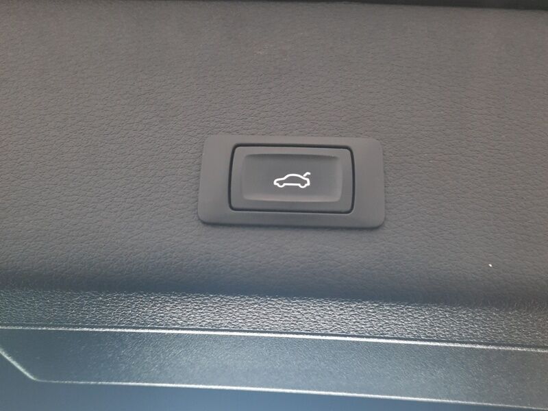 More views of Audi e-tron