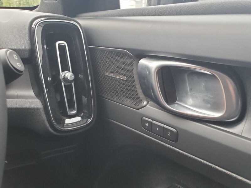 More views of Volvo EX40