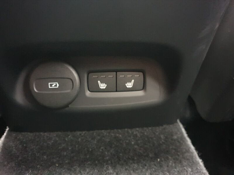 More views of Volvo EX40