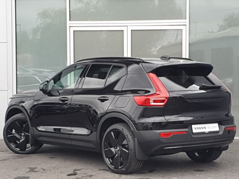 More views of Volvo EX40