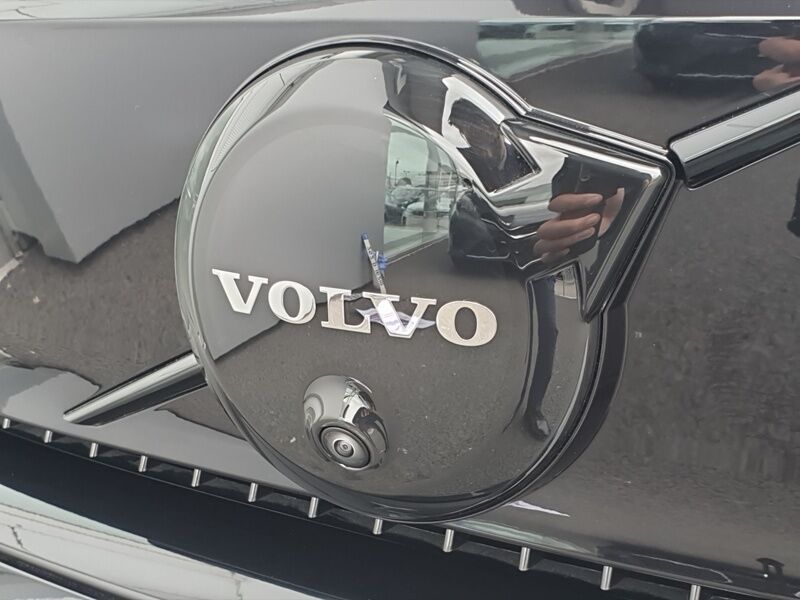 More views of Volvo EX40