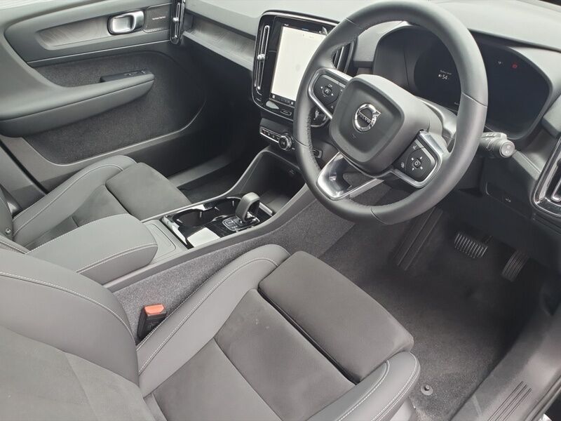 More views of Volvo EX40