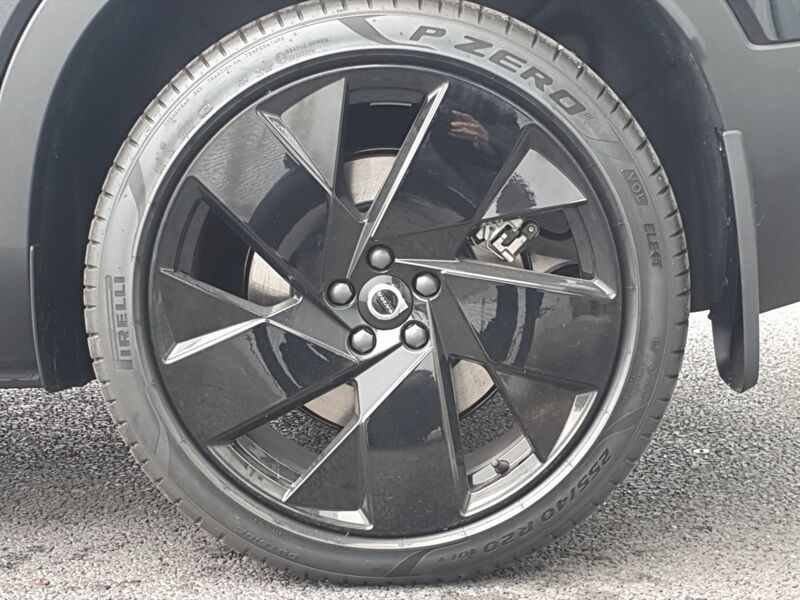 More views of Volvo EX40