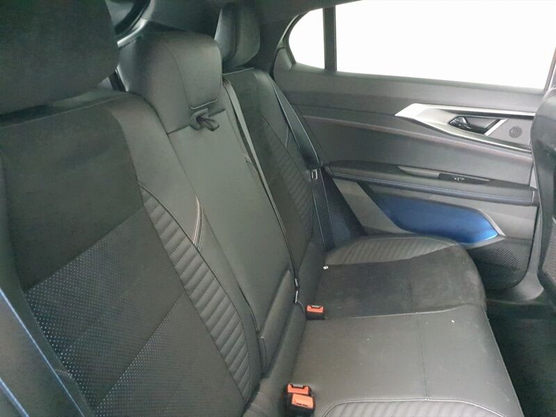 More views of Renault Rafale