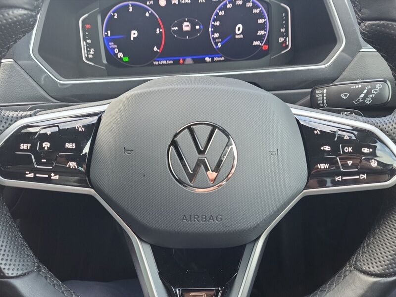 More views of Volkswagen Tiguan