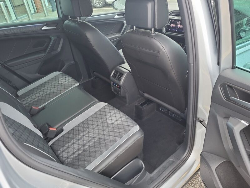 More views of Volkswagen Tiguan