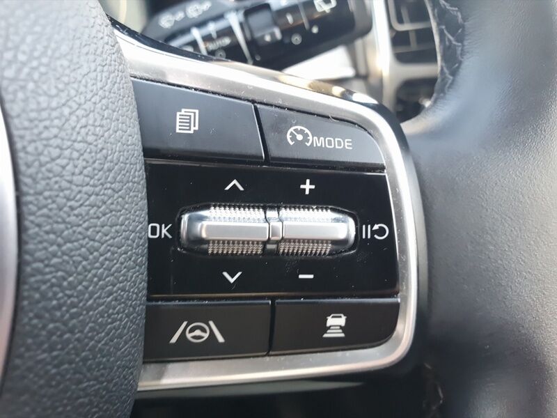 More views of Kia Sorento