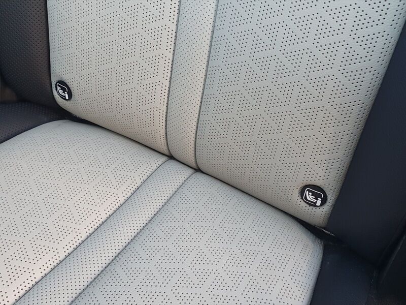 More views of Kia Sorento