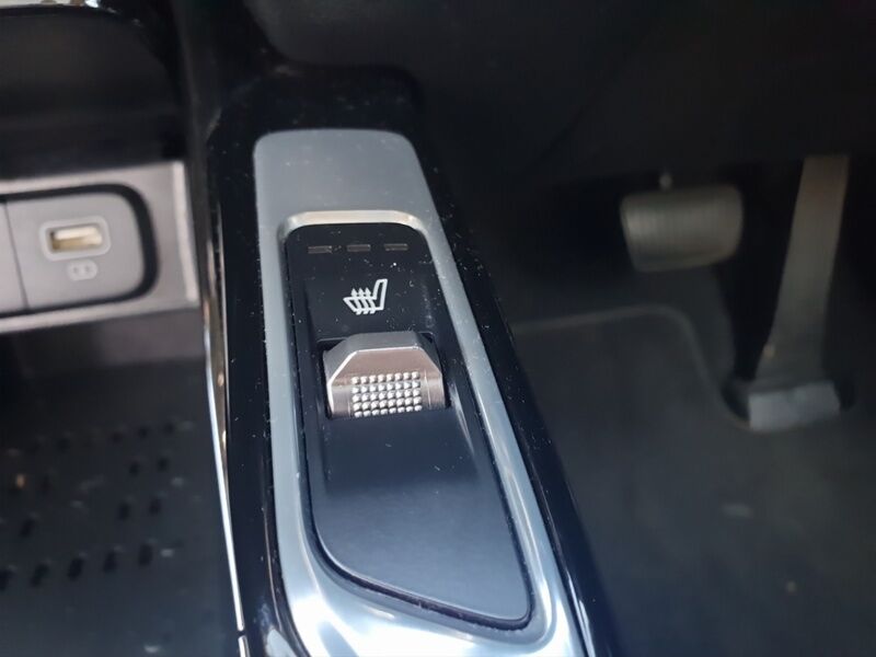 More views of Kia Sorento