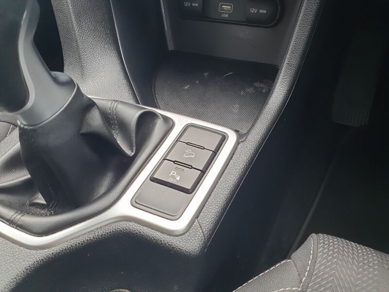 More views of Kia Sportage