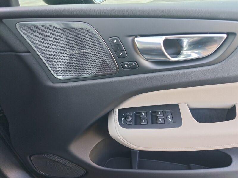 More views of Volvo XC60