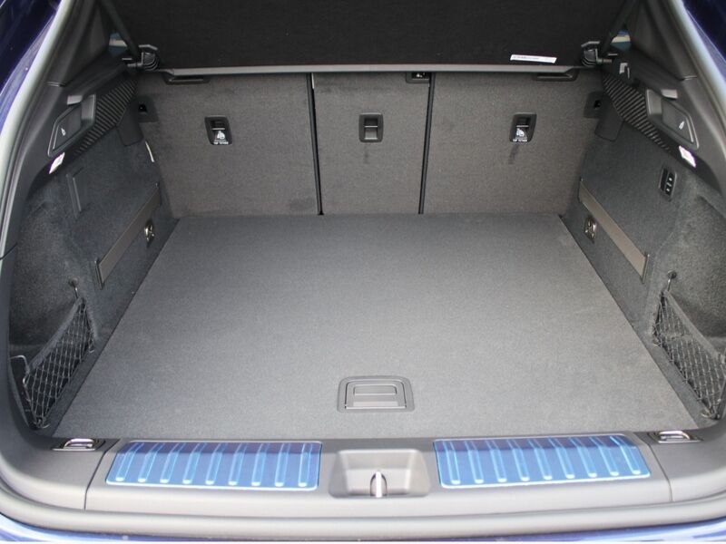 More views of Porsche Macan