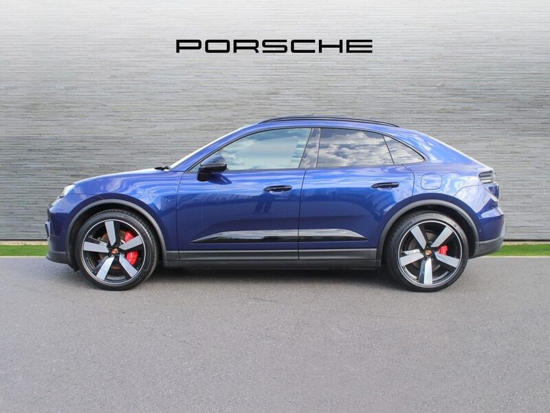 More views of Porsche Macan