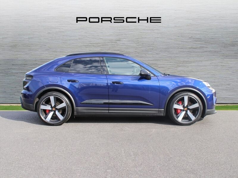 More views of Porsche Macan
