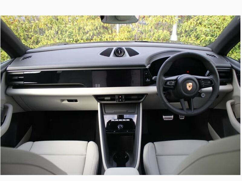 More views of Porsche Macan