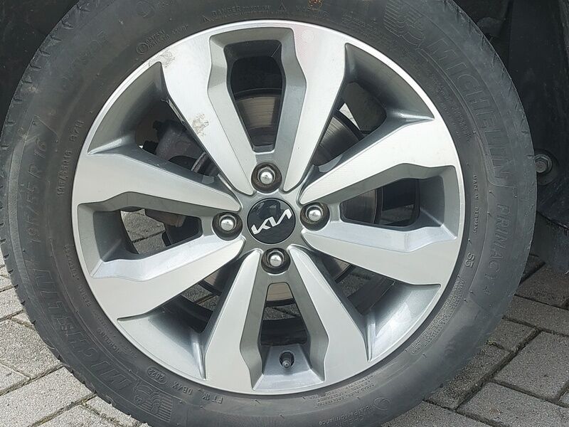 More views of Kia Stonic