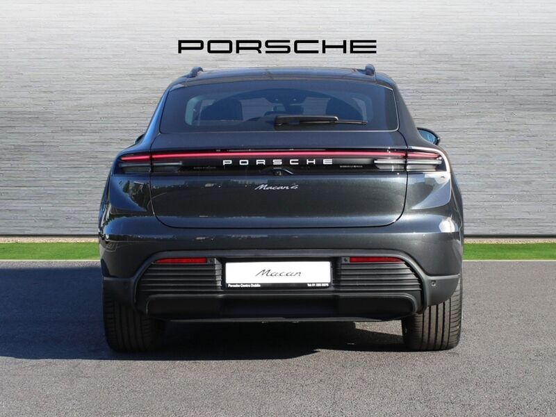 More views of Porsche Macan