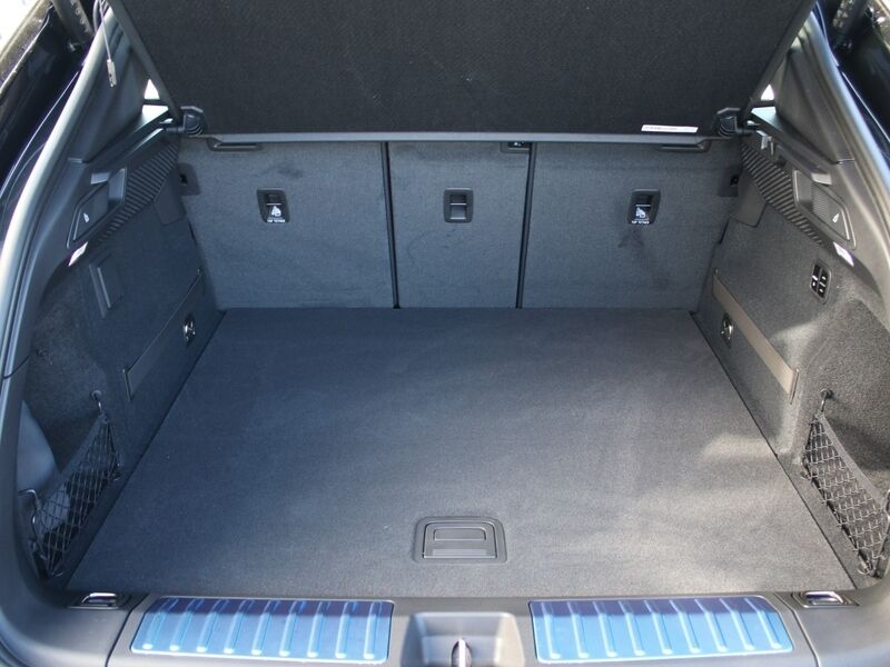 More views of Porsche Macan