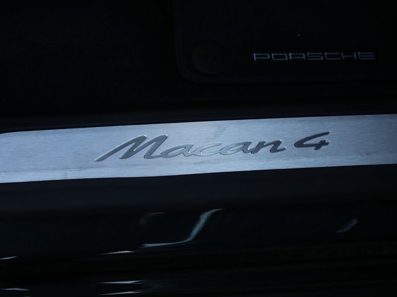 More views of Porsche Macan