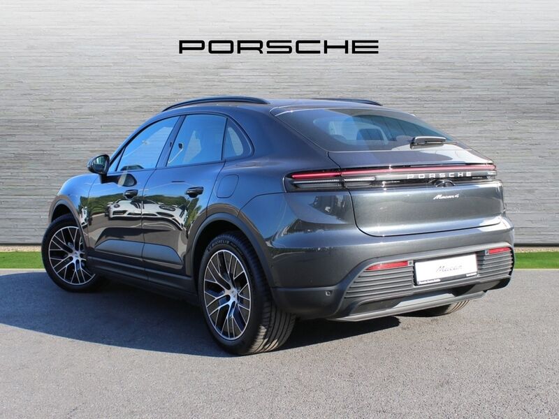More views of Porsche Macan
