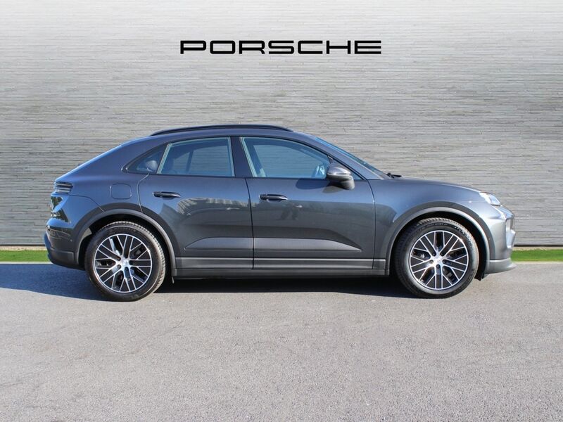 More views of Porsche Macan