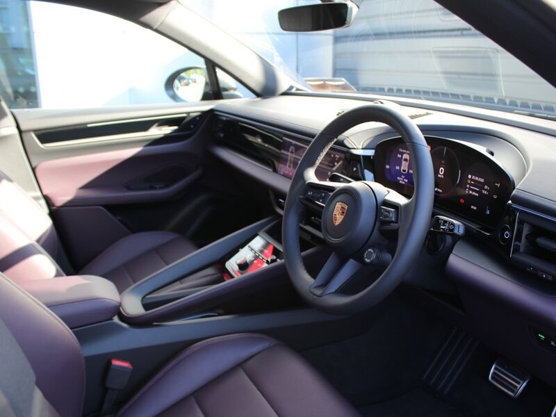 More views of Porsche Macan